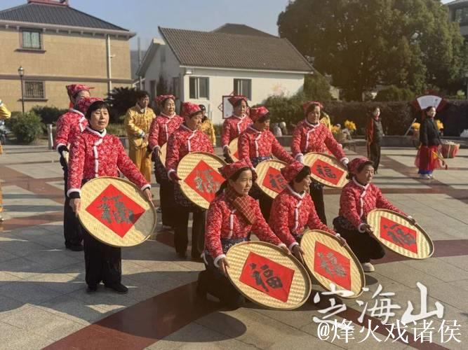 浙江舟山定海举行民间民俗巡游大会