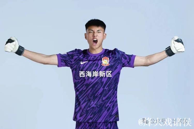 中超第一阶段本土最佳阵容:前场新人亮眼 中场还靠老将 中超第一阶段本土最佳阵容:前场新人亮眼 中场还靠老将